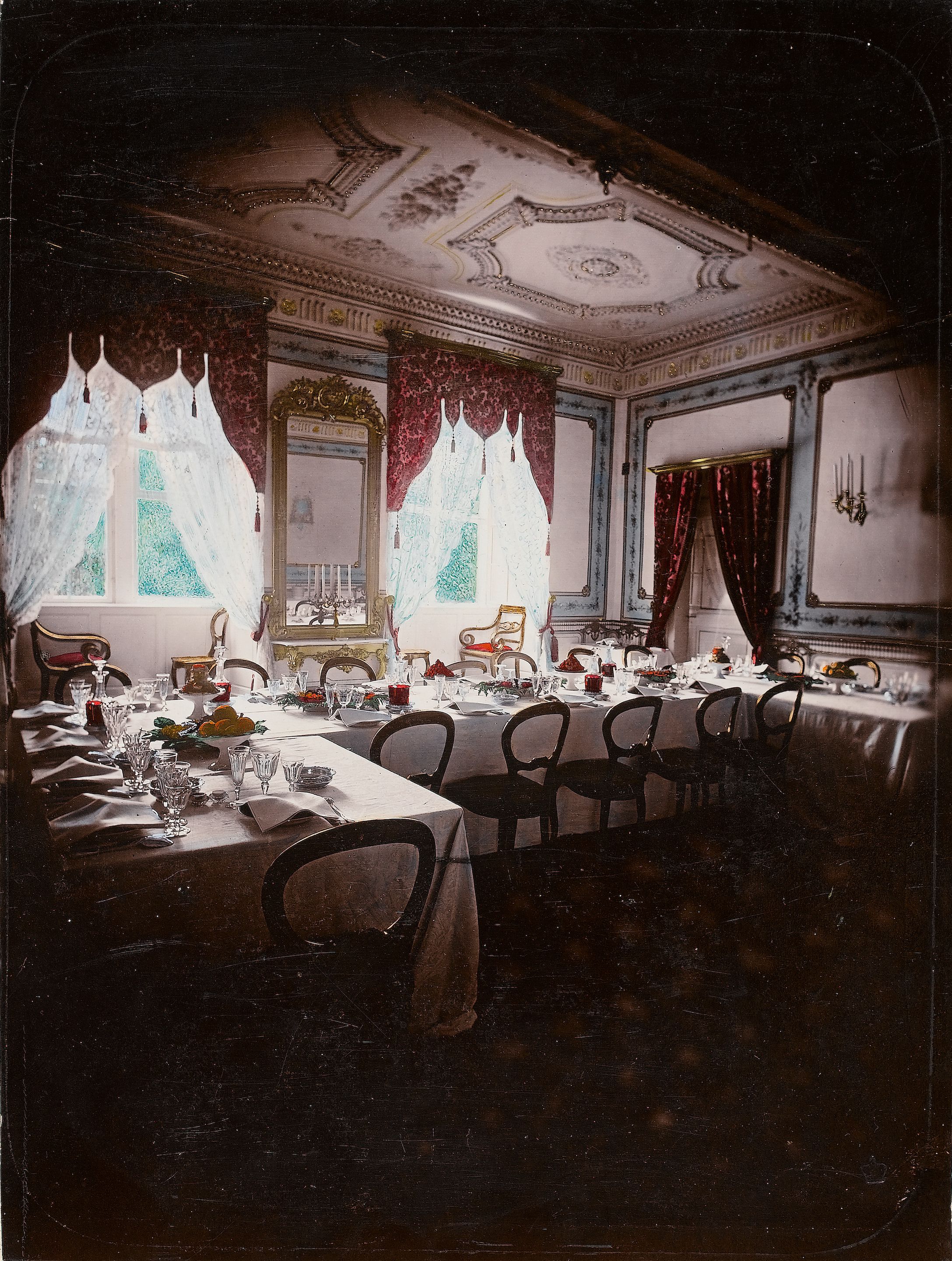 FileDining room in a Russian palace.jpg Wikimedia Commons
