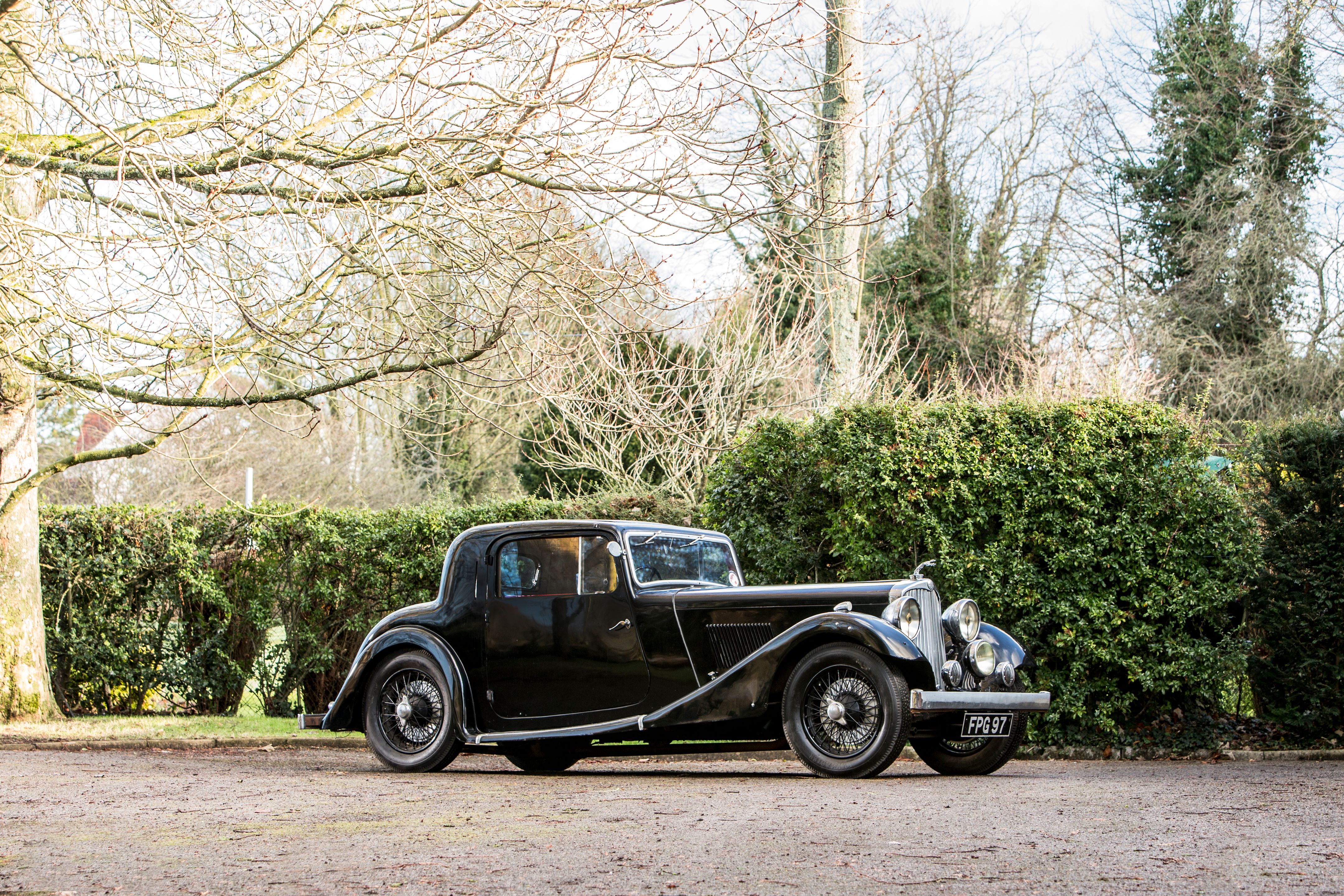 http://images1.bonhams.com/image?src=Images/live/2018-02/05/24721172-5-2.jpg