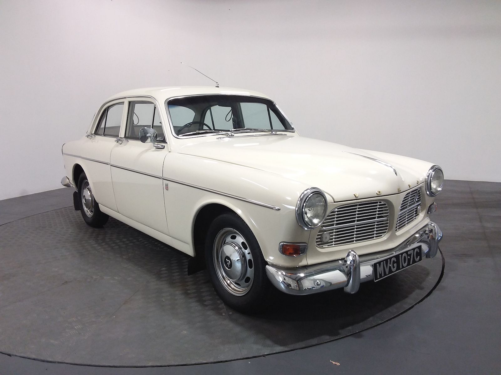 Volvo Amazon Wallpaper