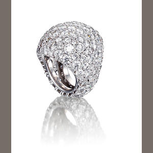 A diamond dress ring Estimate: HK$ 100,000 - 150,000 US$ 13,000 - 19,000 £8,600 - 13,000 A diamond dress ring