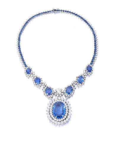Bonhams : A sapphire and diamond necklace