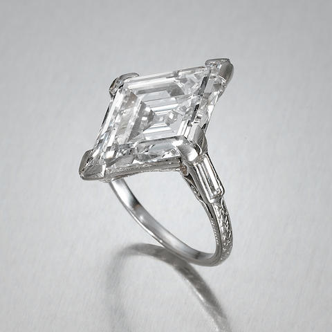 Bonhams : An early 20th century diamond single-stone ring,