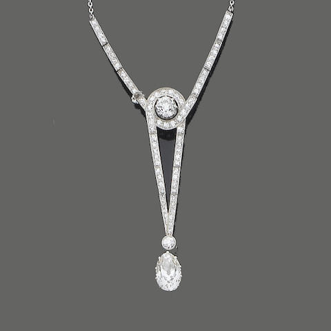 Bonhams : An early 20th century diamond pendant necklace,