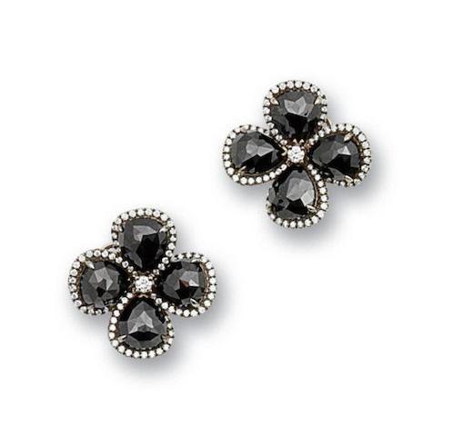 Bonhams : A pair of coloured diamond earrings