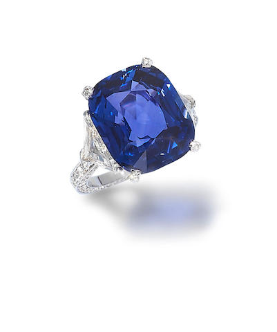 Bonhams : A colour-changing sapphire and diamond ring