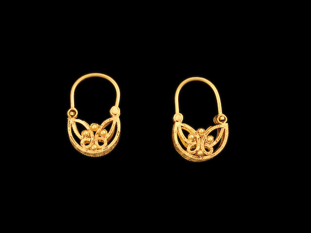 Bonhams : A pair of Fatimid filigree gold Earrings Egypt or Syria, 12th ...
