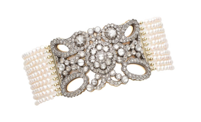Bonhams : A cultured pearl and diamond choker