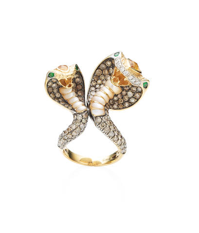 Bonhams : A coloured diamond and gem-set ring