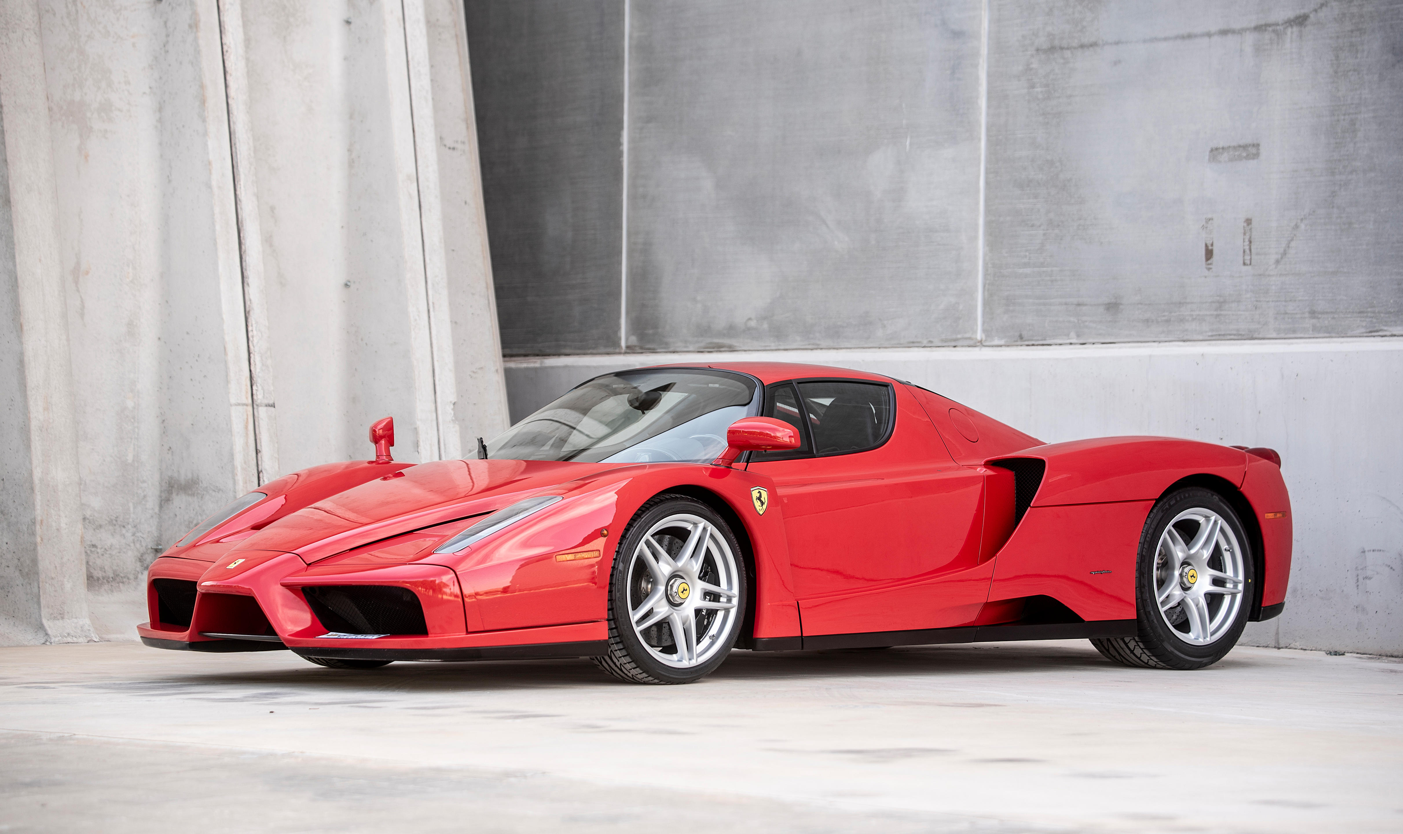 Ferrari Enzo спереди