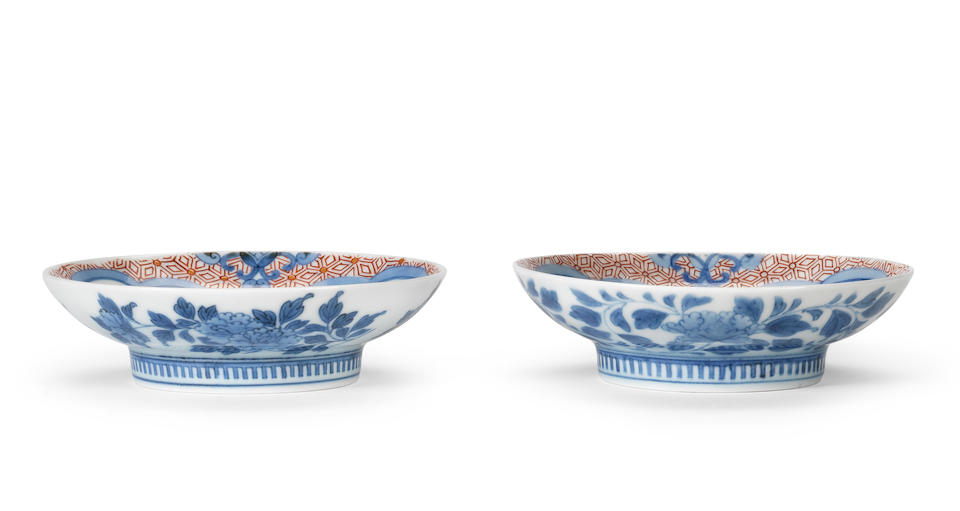 Bonhams : Two Nabeshima enamelled saucer dishes 18th century