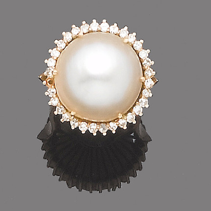 Bonhams : A cultured mabé pearl and diamond dress ring