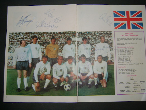 Bonhams : 1970 World cup Mexico programmes hand signed