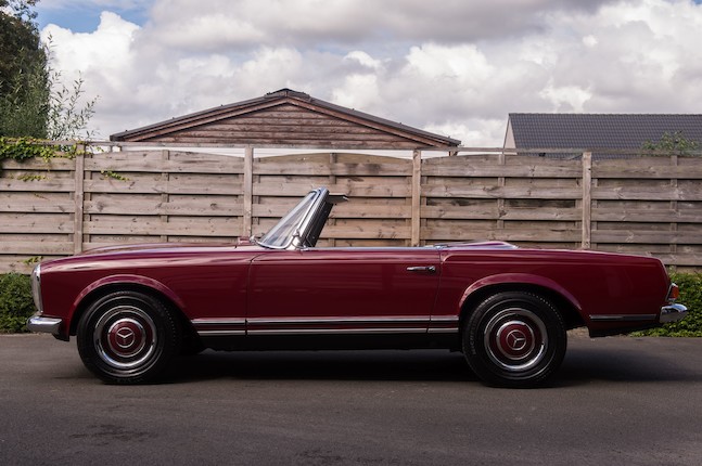 EU delivery,1970 Mercedes-Benz 230SL Convertible with Factory Hardtop  Chassis no. 113042-10-007988 Engine no. 12798-10-006813 image 17
