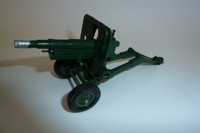 Bonhams : Britains late issue diecast Artillery Guns 34