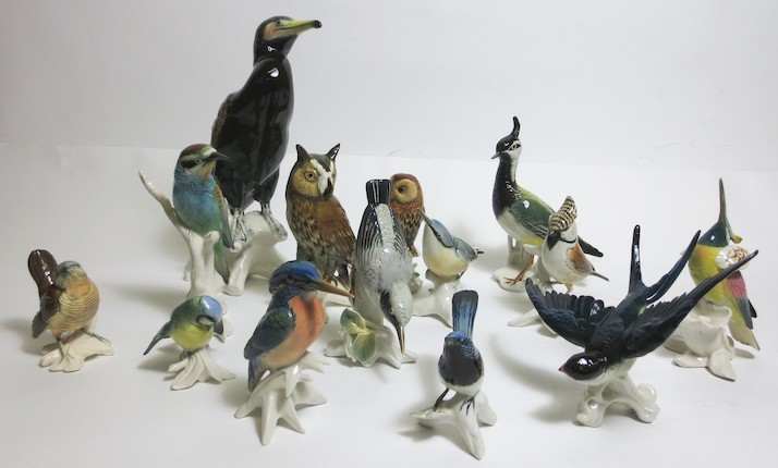 Bonhams : A collection of thirteen Karl Ens porcelain birds 20th century