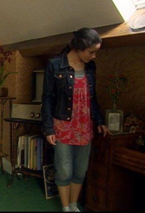 The Sarah Jane Adventures, Series 1, Episode 5 'Warriors of Kudlak' Yasmin Page as Maria Jackson, a costume, 2007, 5 image 2