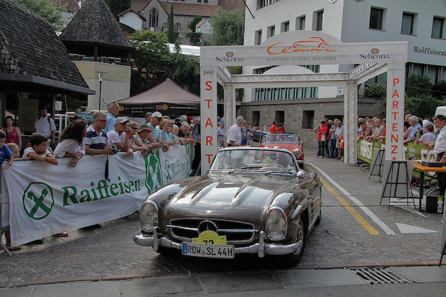 Formerly the property of Alfried Krupp, in current ownership since 1980  and an extremely original example,1960 Mercedes  300SL Roadster  Chassis no. 198.042-10-002539 Engine no. 198.980-10-002544 image 31