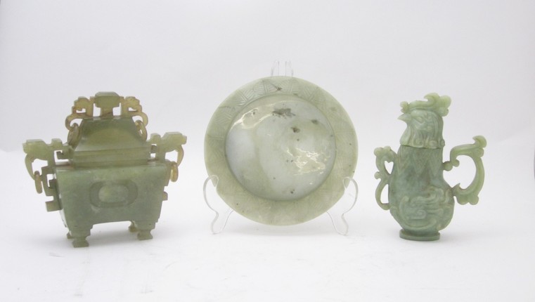 Bonhams : A green jade Mughal style dish (3)