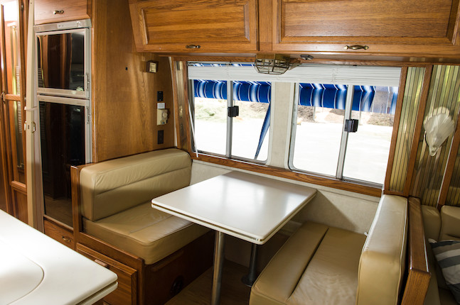 1992 Airstream 350LE Class A Motorhome  Chassis no. 1GBKP37N7M3312946 image 13