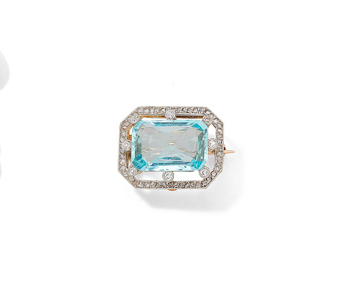 Bonhams : An aquamarine and diamond pendant/brooch, circa 1910