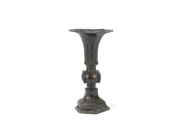 Bonhams : A bronze beaker vase, gu Yuan/early Ming Dynasty