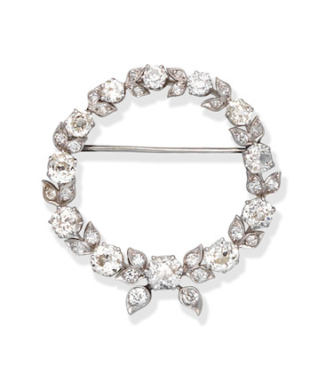 Bonhams : Diamond wreath brooch