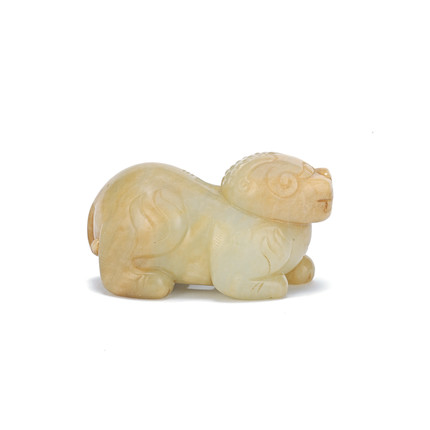 Bonhams : A CREAMY RUSSET JADE CARVING OF A BIXIE Yuan/Early Ming Dynasty  (2)