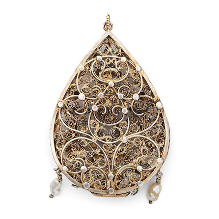 An Ottoman sapphire and diamond-set gilt-silver locket Turkey, 19th Century image 2