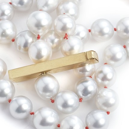 Pearl bead necklace - 54 costume jewellery (fake pearls - not real pearls)