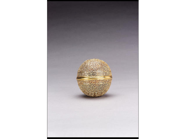 A late 17th/early 18th Century Indian gold "Goa stone" container