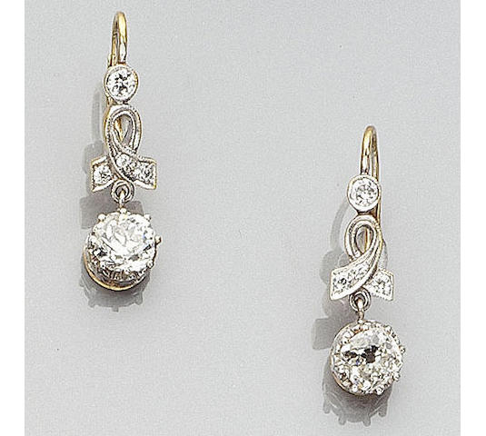 A pair of diamond earpendants