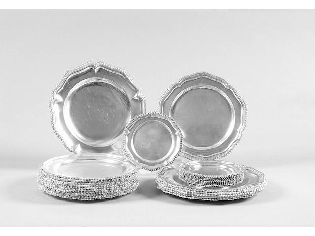 A dozen Georgian style dessert plates Wakely and Wheeler, 1965,