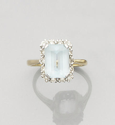 An aquamarine and diamond cluster ring,