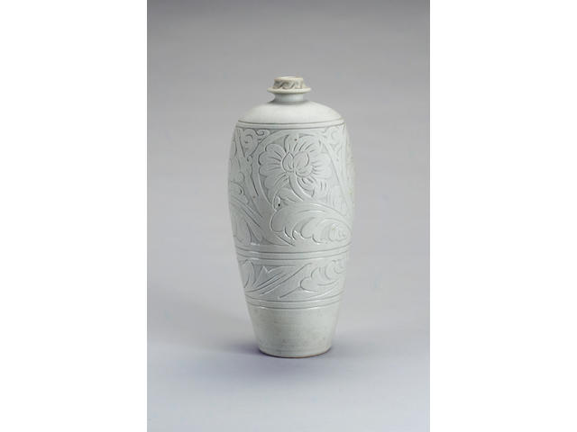 Charles Vyse an important large Vase, 1930 Height 34cm (13 3/8in.)