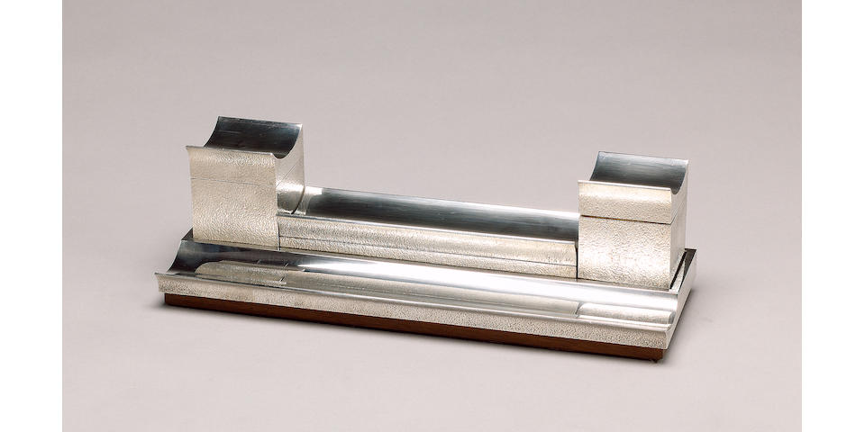 CHRISTOPHER NIGEL LAWRENCE : A silver inkstand, London 1973,