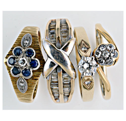 A diamond single stone ring, (4)