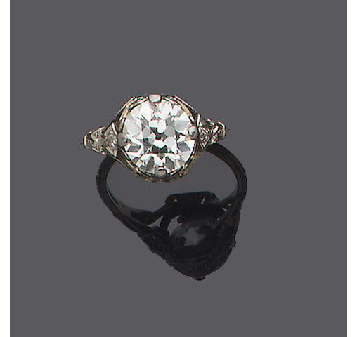 A diamond single-stone ring