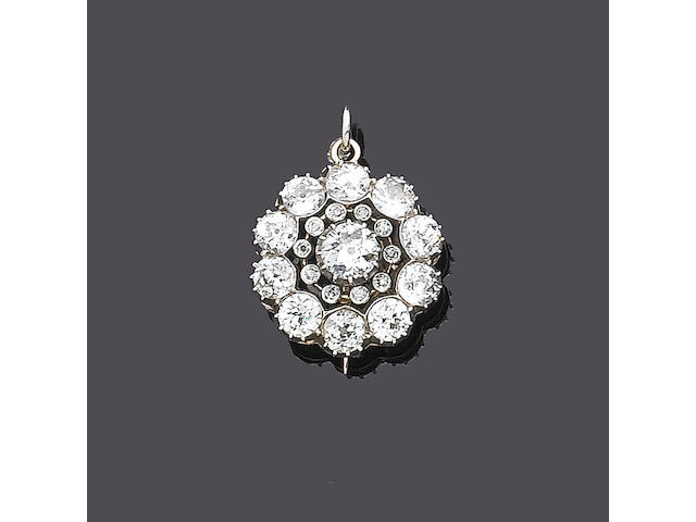 A late 19th century diamond brooch/pendant,