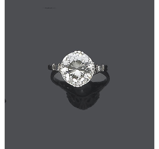 A diamond single-stone ring