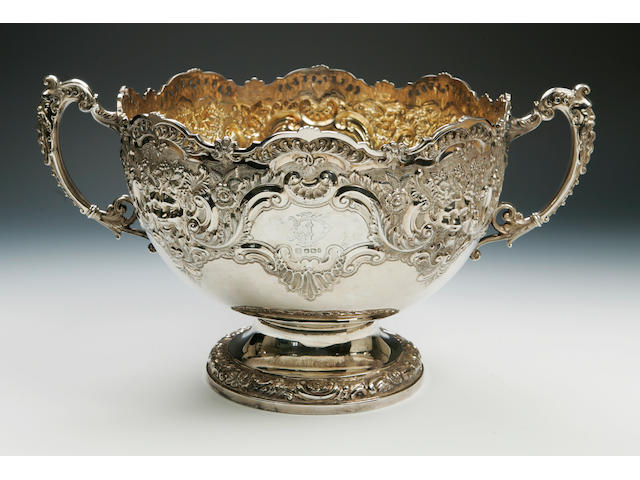 A Victorian silver punch bowl, maker's mark DE&GE, Sheffield, 1896,