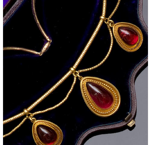 A Victorian garnet fringe necklace