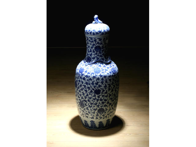 A blue and white floor vase and cover, 19th Century
