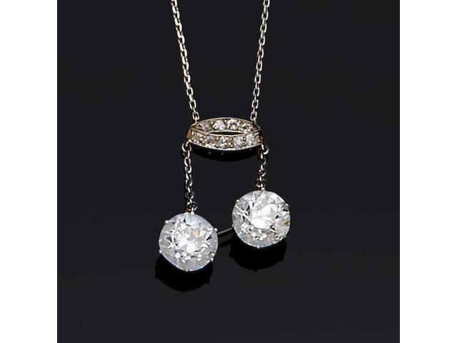 A diamond pendant/necklace