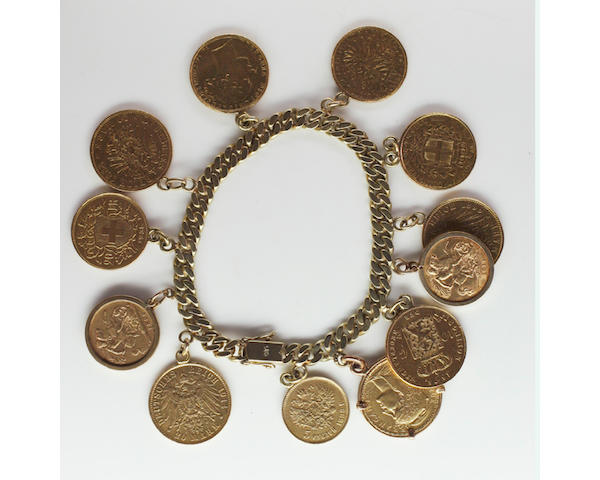 A flattened curb-link bracelet