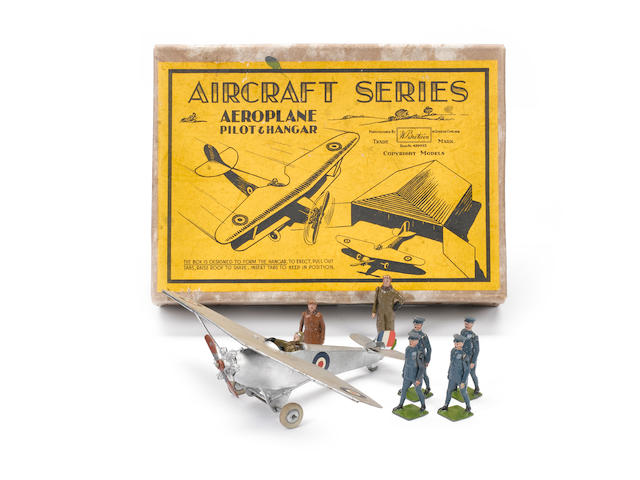 Britains set 434, RAF Monoplane with Pilot and Aircraftsmen 8
