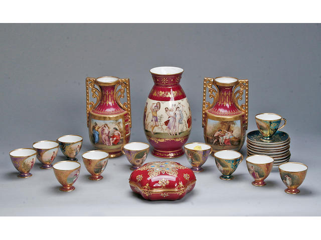 A pair of Vienna vases  (a lot)
