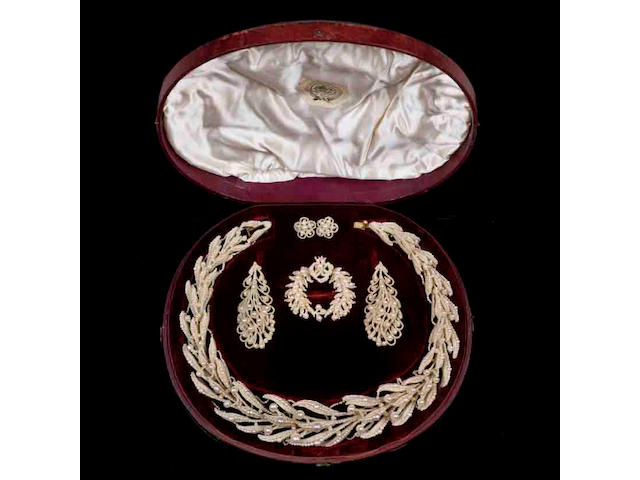 A cased collection of seed pearl jewellery,