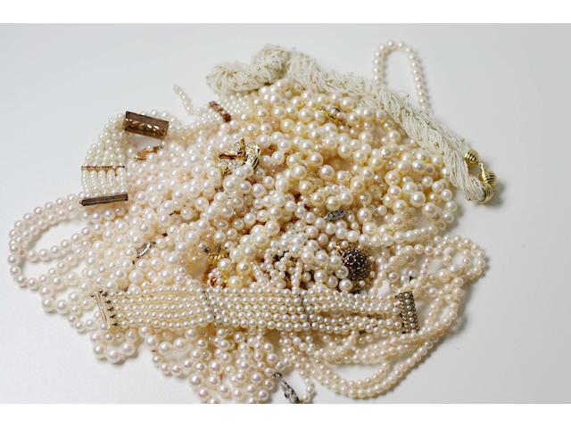 A collection of cultured pearl necklaces and bracelets (19)