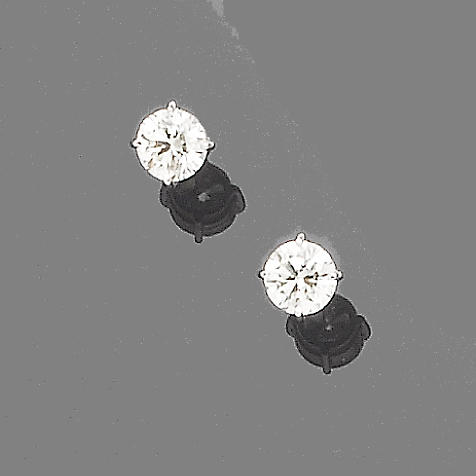 A pair of diamond earstuds