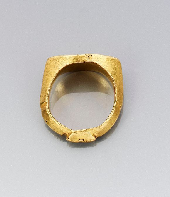 Bonhams : A Timurid gold Ring Persia, 14th/ 15th Century